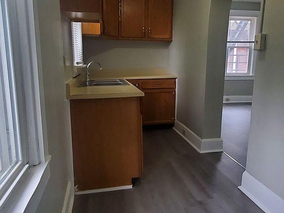 4th image of 1526 Dixmont Ave #2