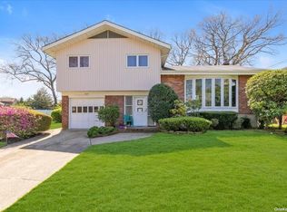 1824 Decatur Ave, Bellmore, NY 11710