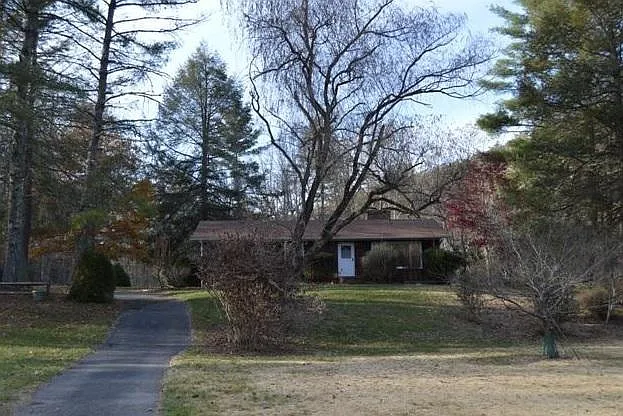 3 bed, 1248 sqft, $975 — Photo 1