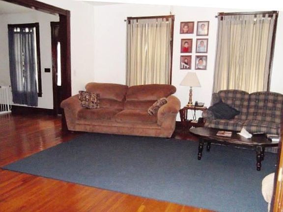 5th image of 324 Grand St