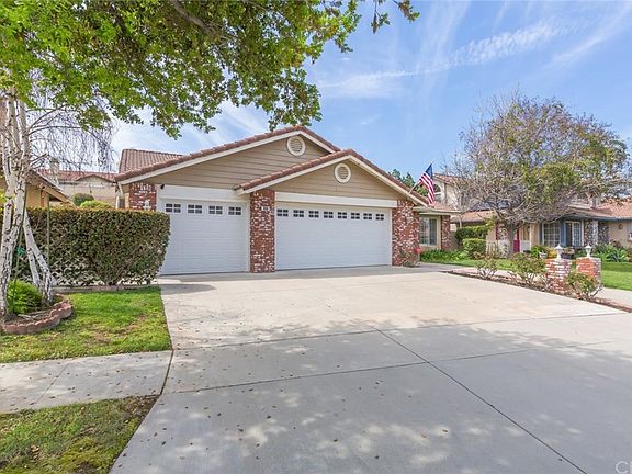 3rd image of 860 Buckeye Cir