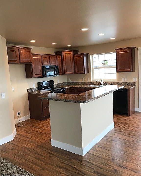 2nd image of 1101 Falcon Ridge Blvd
