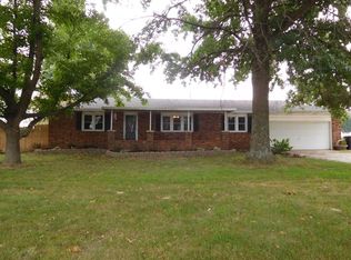 743 Highway 32, Bolivar, MO 65613