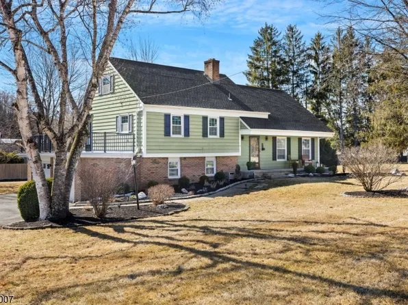 11 Manor Dr, Andover Twp., NJ 07860