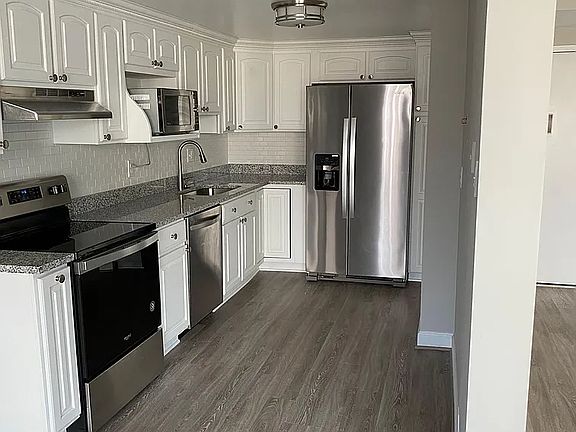 2nd image of 1401 N Rhodes St APT 201