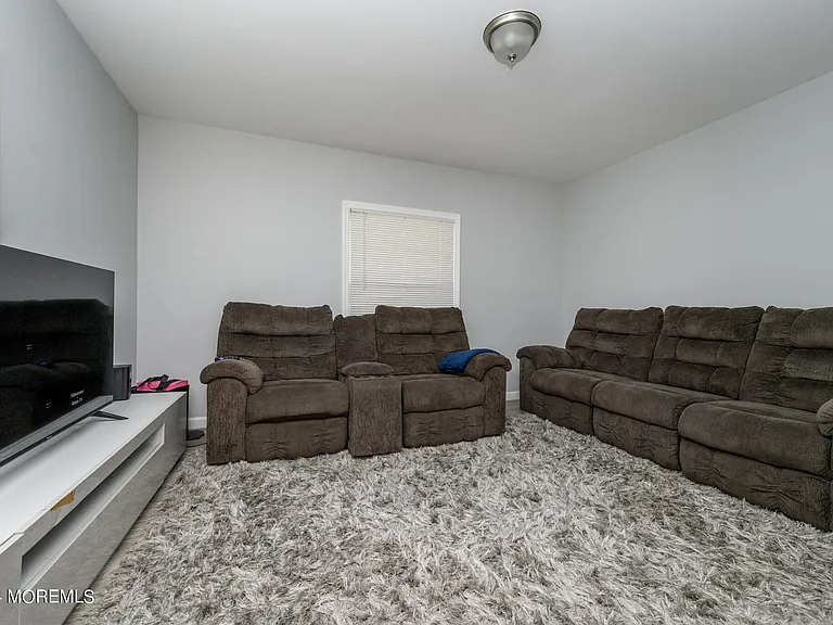 405 Main St #2 — Photo 6