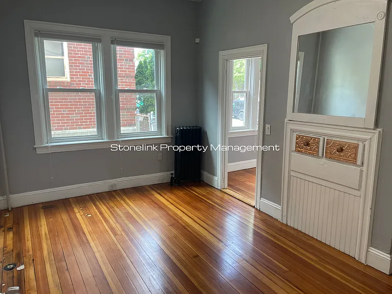 340 Smith St — Photo 10