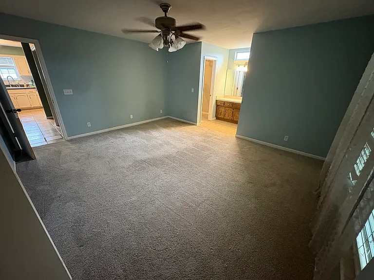 11834 Virginia Ave — Photo 15