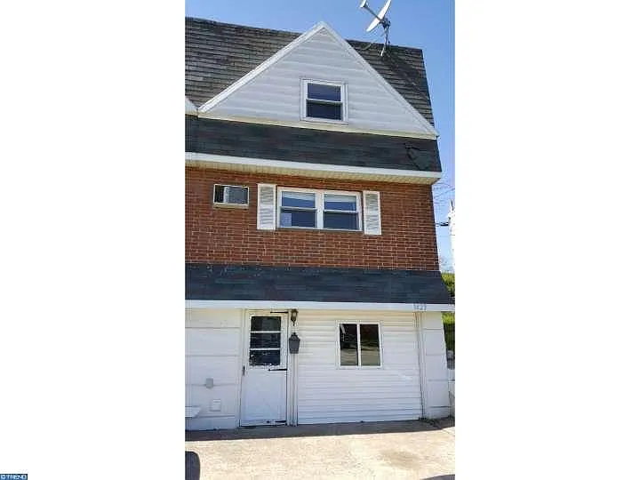 1423 Walnut St photo 1