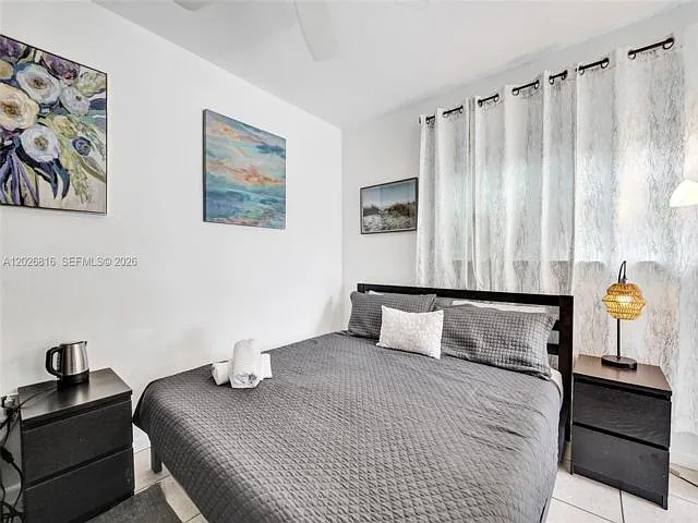 712 SW 7th Ter — Photo 8