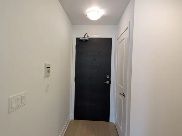 33 Shore Breeze Dr, Toronto, ON