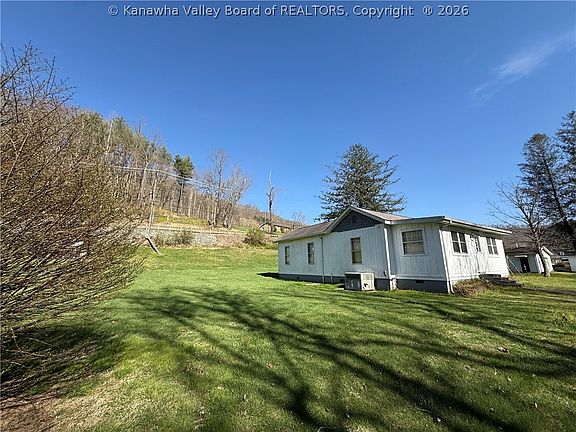 2nd image of 251 River Rd