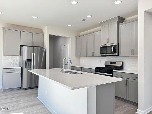 2nd image of 180 White Birch Ln