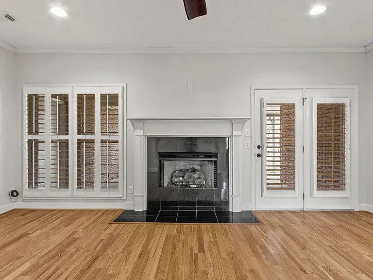 10495 Royal Points Dr — Photo 19