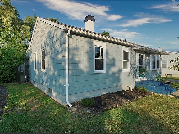 3rd image of 109 Penarrow Dr