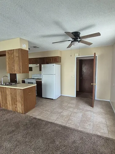 419 S Oakdale Dr #4 Photo 1
