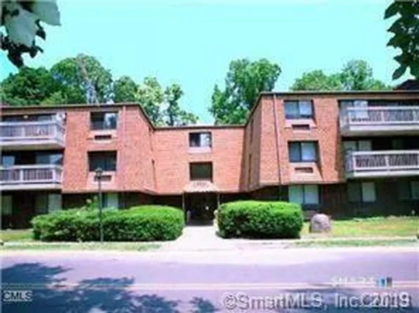 126 Triangle St, Danbury, CT