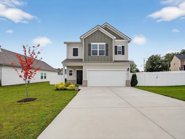 1002 Village Ct, Burns, TN 37029