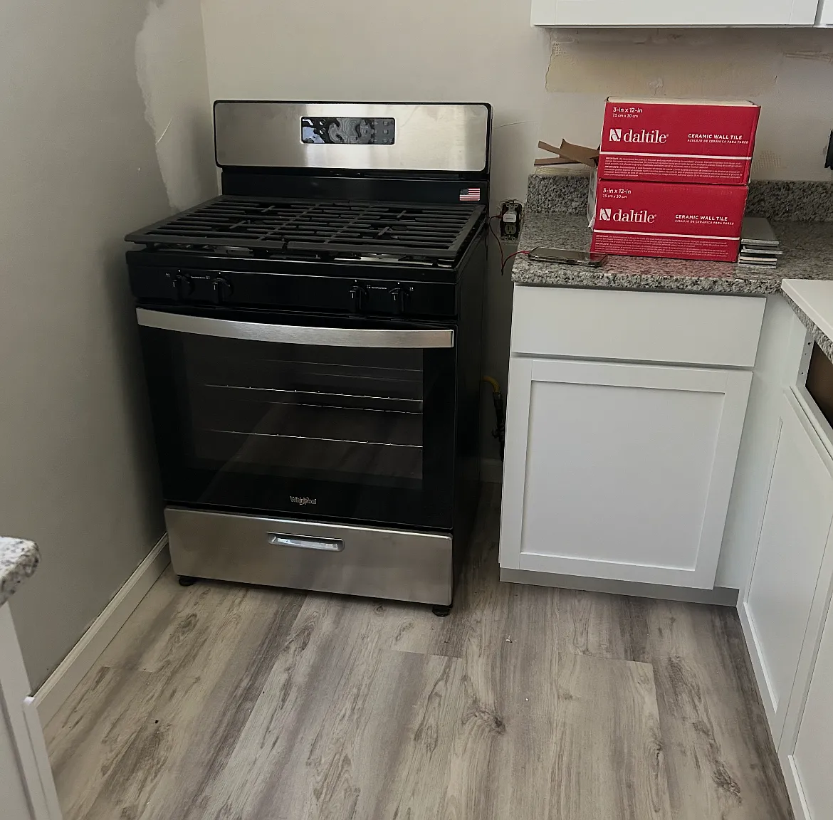 Studio, 750 sqft, $750 — Photo 2