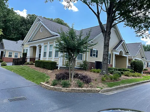2609 Grapevine Cir Photo 1