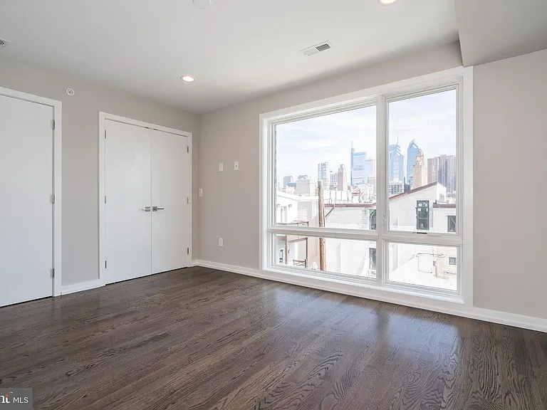 1432 Clymer St #3 — Photo 16