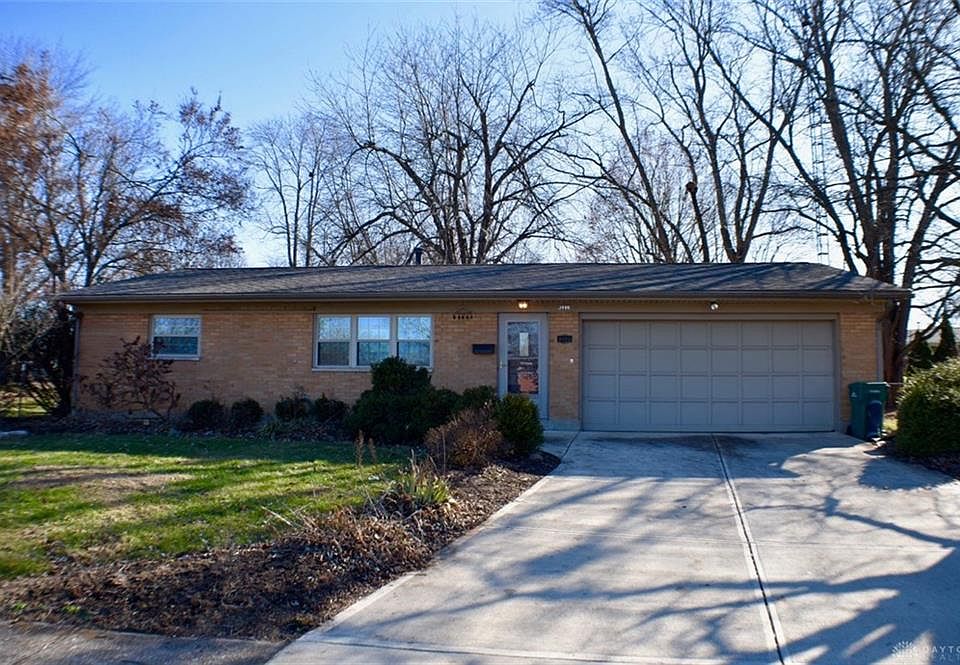 1st image of 3890 Wimbledon Cir