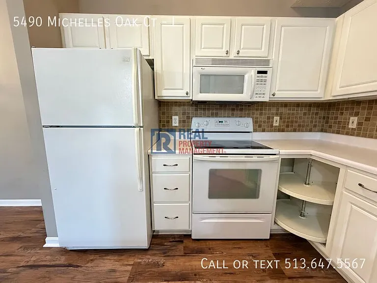 5490 Michelles Oak Ct #I — Photo 6