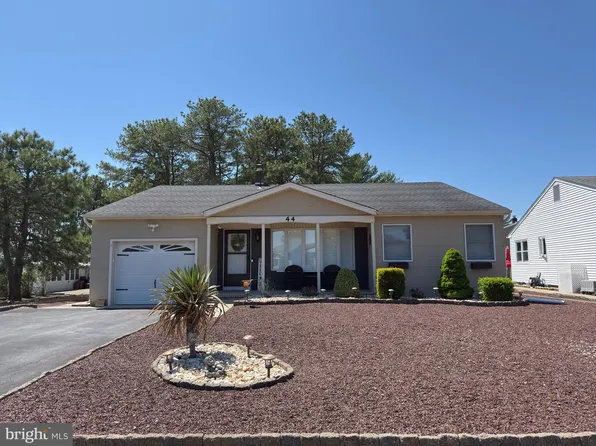 44 Westport Dr, Toms River, NJ 08757