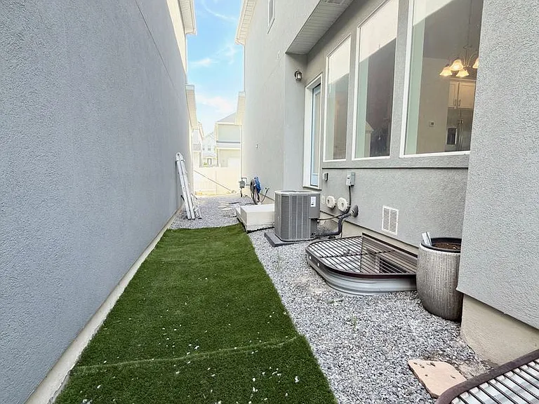 4430 W 2550 N — Photo 36