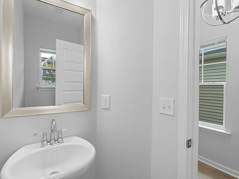 837 Peony Ln — Photo 5