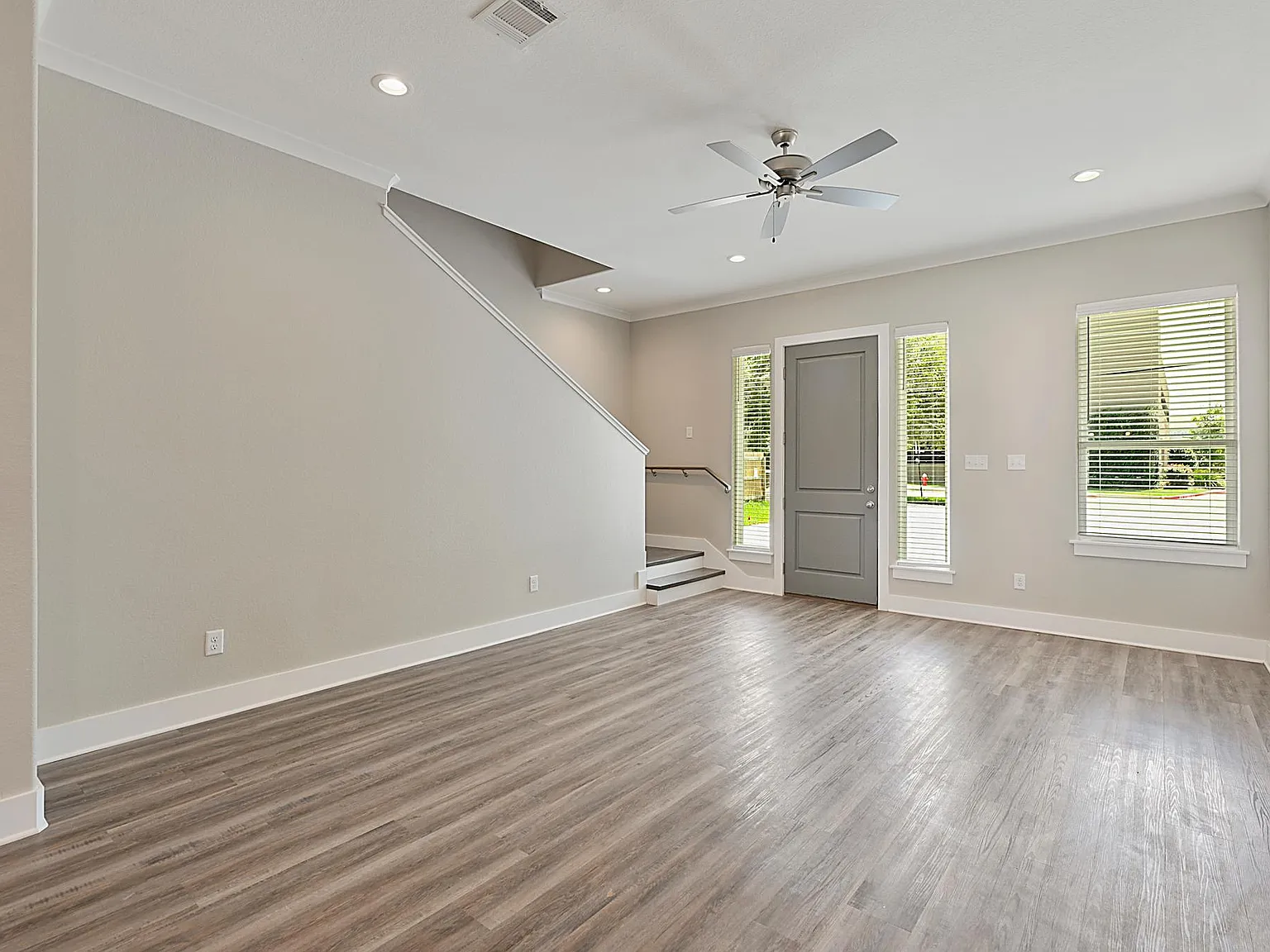 8 bed, 8.5 bath, 3033 sqft, $9,600 — Photo 4