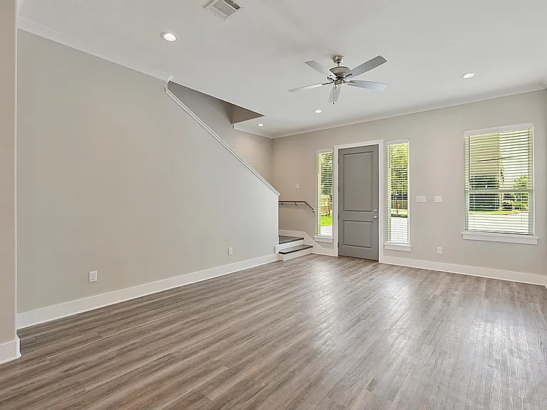 407 Ash St #B — Photo 7