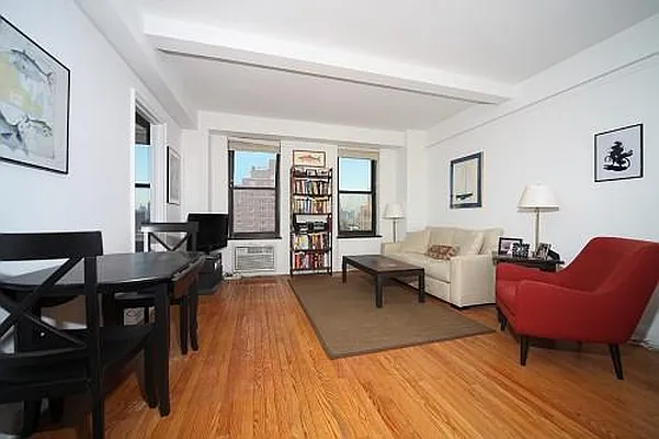 Rented by Bank Neary | media 34