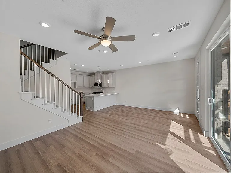 917 Emerling Dr — Photo 15