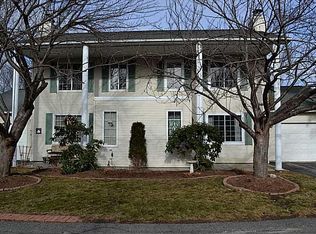 76 Governors Hl, West Warwick, RI 02893