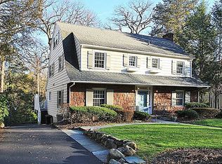 215 Beechwood Rd, Ridgewood, NJ 07450