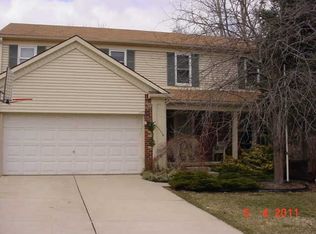 19545 Scenic Harbour Dr, Northville, MI 48167