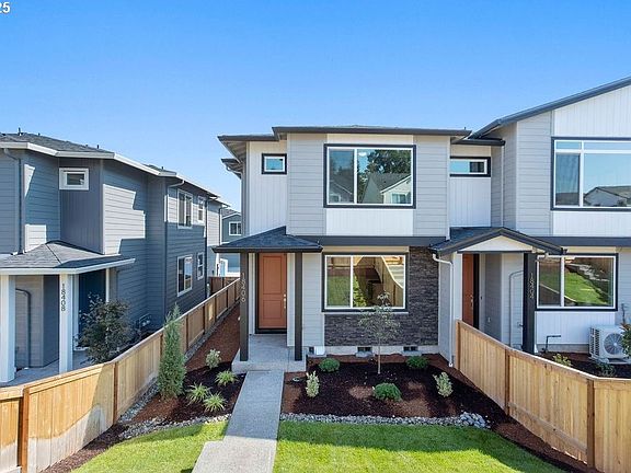 2nd image of 18406 NE 43rd Pl Lot 207