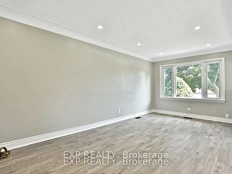 778 Drury Ln — Photo 3