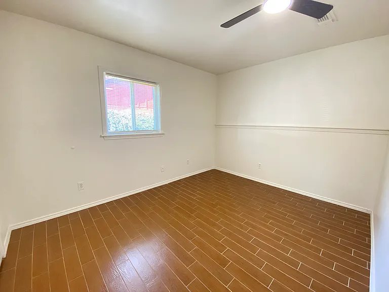 2711 Olympia Dr — Photo 14