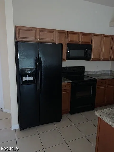 3 bed, 2.0 bath, 1200 sqft, $1,600 — Photo 3