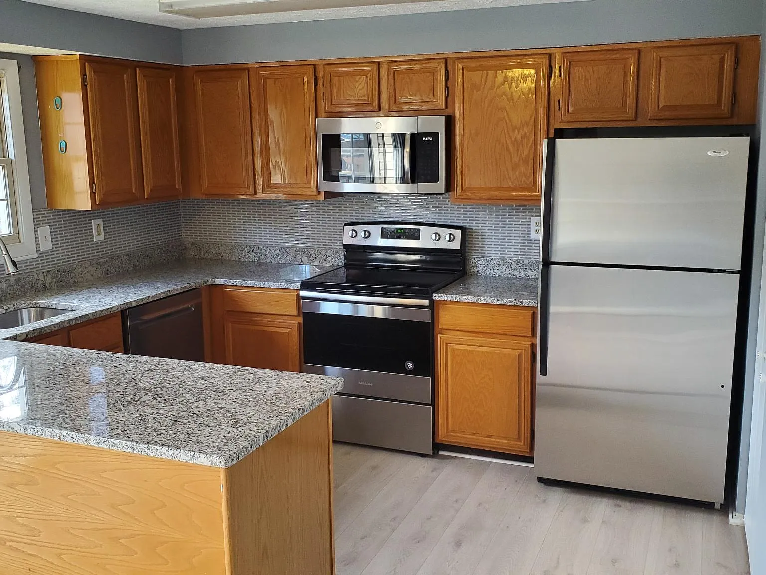 19 Rocky Brook Ct — Photo 2