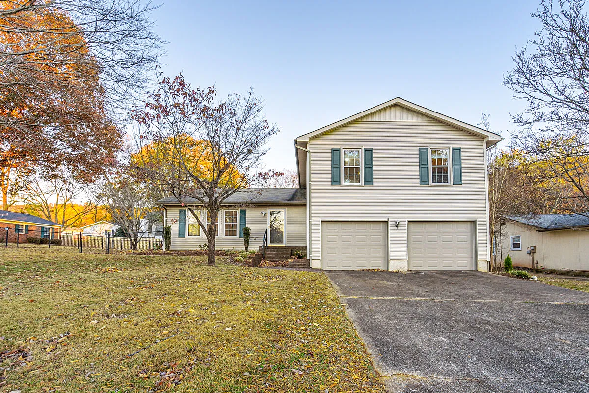 Maebeth Drive Southeast 14003 - 1 — Photo 2