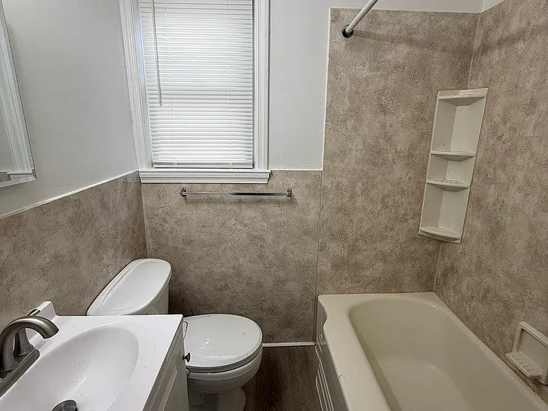 3225 Woodring Ave — Photo 7