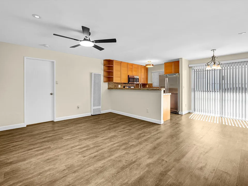 18530 Hatteras St #226