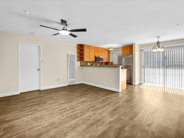 18530 Hatteras St, Tarzana, CA