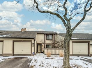 2544 Yarrow Ln, Rolling Meadows, IL 60008