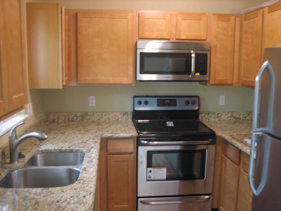 Brand new full kitchen