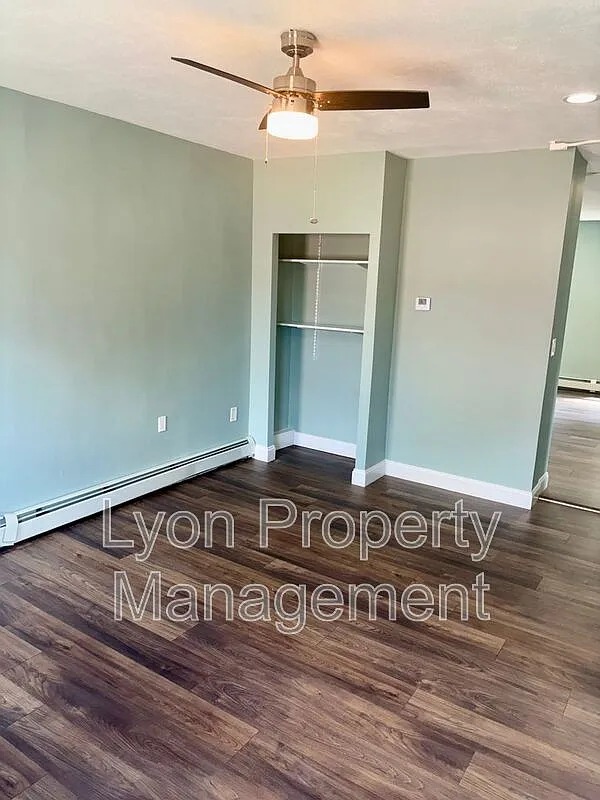 3 bed, 2.0 bath, 828 sqft, $2,695 — Photo 2