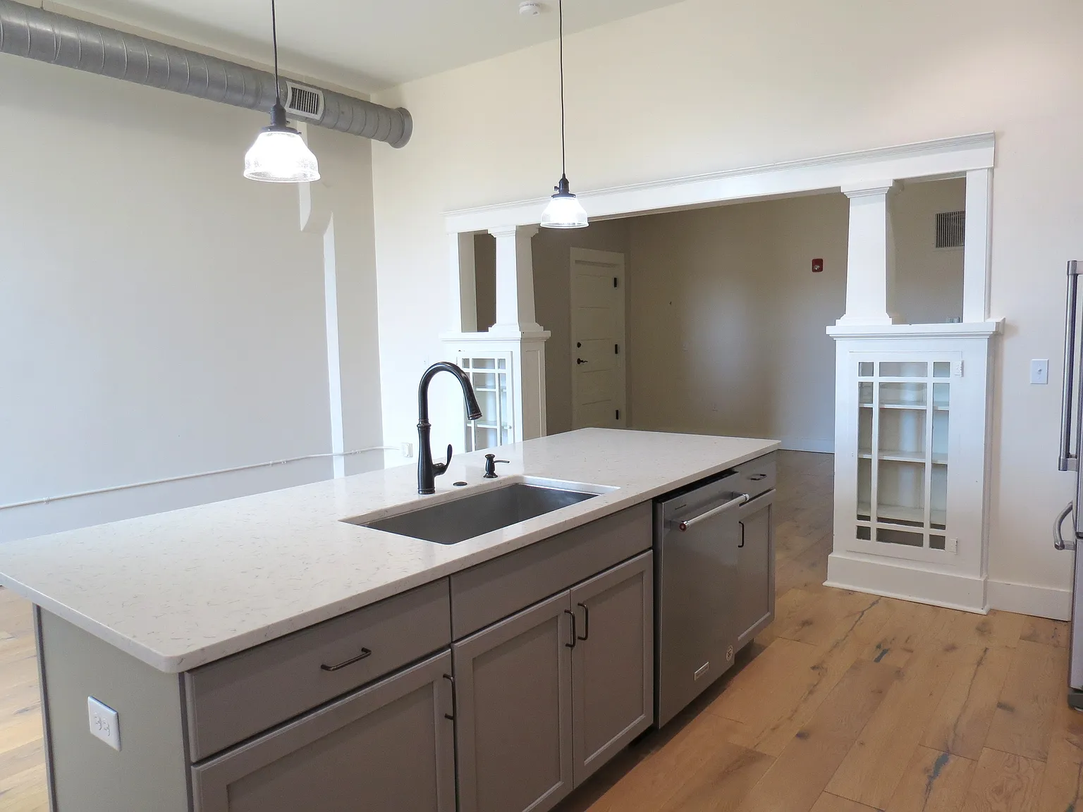 2 bed, 1100 sqft, $1,200 — Photo 4